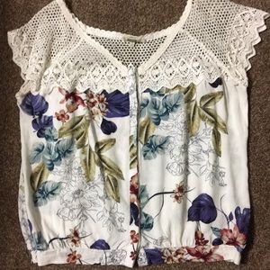 Gimmick flowered shirt by BKE size L